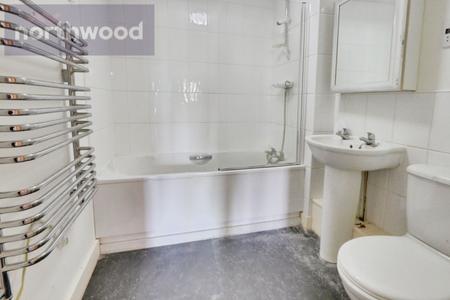 2 bedroom Flat for sale in Lawrence Square, York, YO10