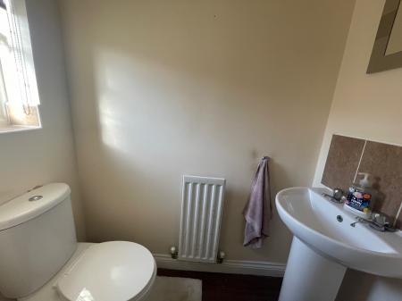 4 bedroom Detached house to let in Lychgate Close, Lakeside, Tamworth, B77