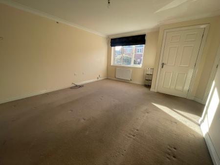 4 bedroom Detached house to let in Lychgate Close, Lakeside, Tamworth, B77