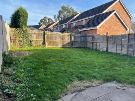 4 bedroom Detached house to let in Lychgate Close, Lakeside, Tamworth, B77