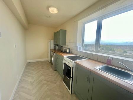 2 bedroom Flat to let in Hobs Road, Lichfield, WS13