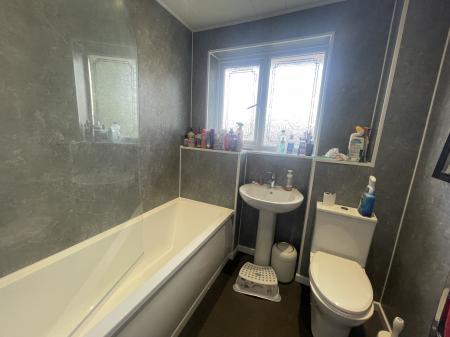 3 bedroom Semi-detached house to let in Lowforce, Wilnecote, B77