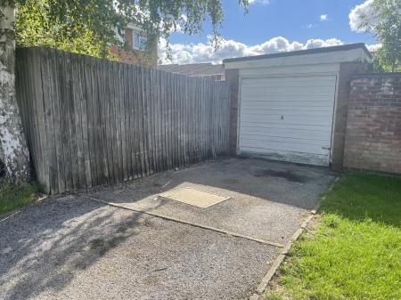 3 bedroom Semi-detached house to let in Lowforce, Wilnecote, B77