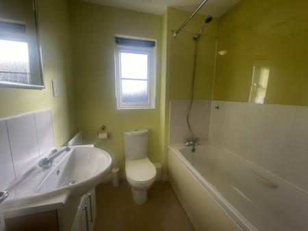 4 bedroom Detached house to let in Leyland Road, Glascote, Tamworth, B77