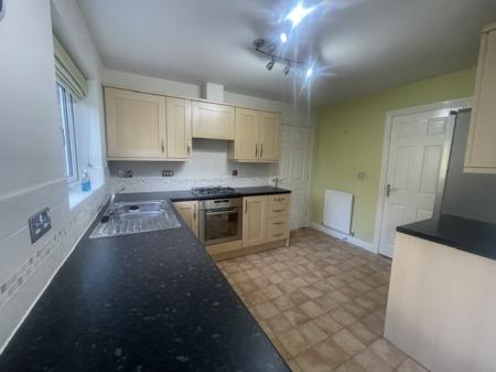 4 bedroom Detached house to let in Leyland Road, Glascote, Tamworth, B77