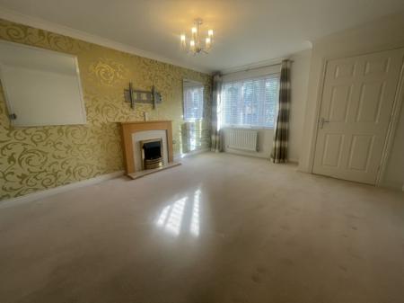 4 bedroom Detached house to let in Leyland Road, Glascote, Tamworth, B77