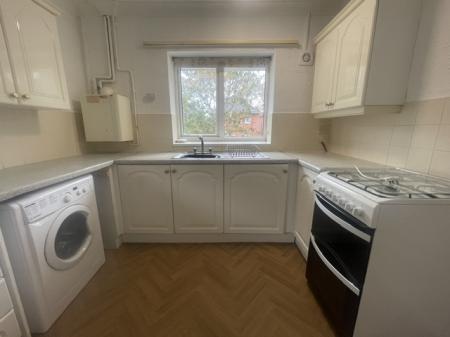 2 bedroom Maisonette to let in Comberford Road, Tamworth, B79
