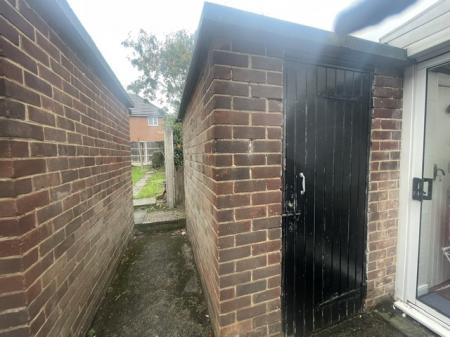 2 bedroom Maisonette to let in Comberford Road, Tamworth, B79