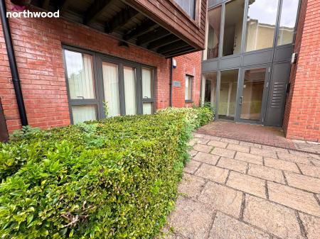 2 bedroom Apartment for sale in Bentley Place, Wrexham, LL13