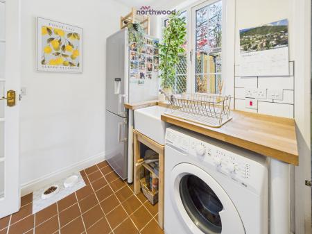 2 bedroom Terraced House for sale in Chapel Street, Holt, LL13