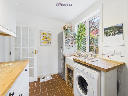 2 bedroom Terraced House for sale in Chapel Street, Holt, LL13