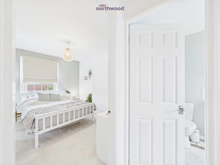 2 bedroom Terraced House for sale in Chapel Street, Holt, LL13