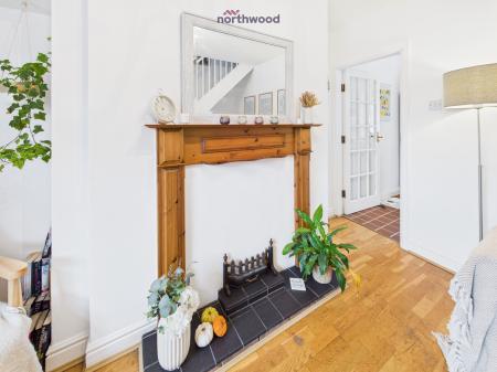 2 bedroom Terraced House for sale in Chapel Street, Holt, LL13