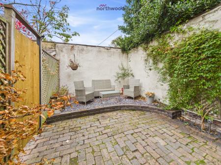 2 bedroom Terraced House for sale in Chapel Street, Holt, LL13