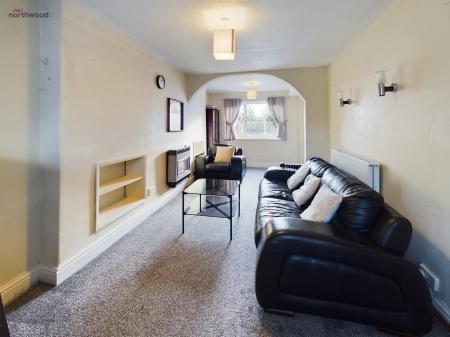 4 bedroom Detached house for sale in Holt Road, Wrexham, LL13