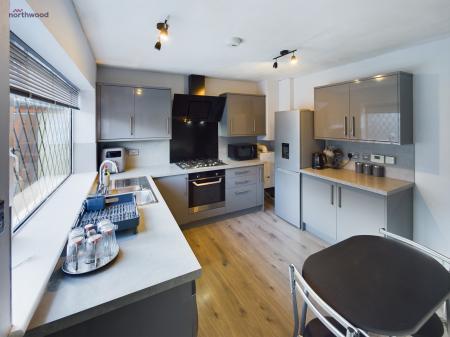 4 bedroom Detached house for sale in Holt Road, Wrexham, LL13