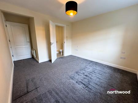 2 bedroom Flat for sale in Kingsmills Road, Wrexham, LL13
