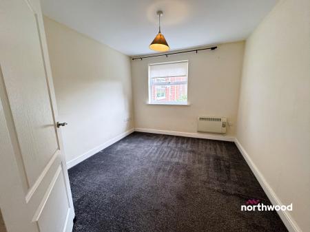 2 bedroom Flat for sale in Kingsmills Road, Wrexham, LL13