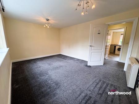 2 bedroom Flat for sale in Kingsmills Road, Wrexham, LL13
