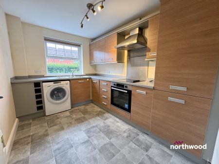 2 bedroom Flat for sale in Kingsmills Road, Wrexham, LL13