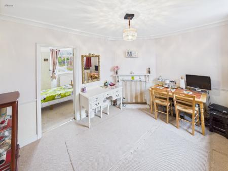 2 bedroom Bungalow for sale in Vinegar Hill, Rhosllanerchrugog, LL14