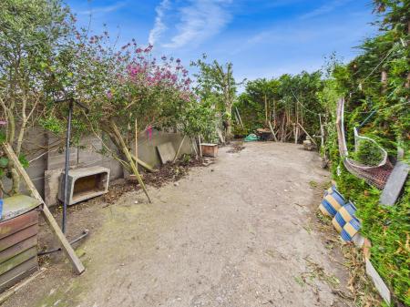 2 bedroom Bungalow for sale in Vinegar Hill, Rhosllanerchrugog, LL14