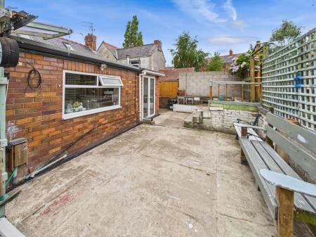 2 bedroom Bungalow for sale in Vinegar Hill, Rhosllanerchrugog, LL14