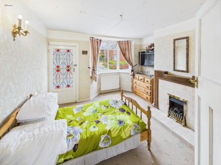 2 bedroom Bungalow for sale in Vinegar Hill, Rhosllanerchrugog, LL14