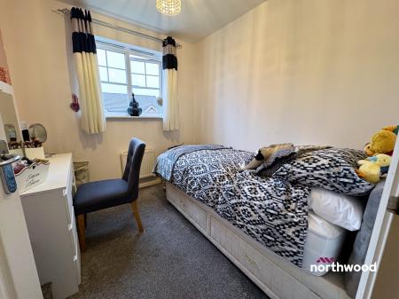 2 bedroom Apartment for sale in Lamberton Drive, Brymbo, LL11