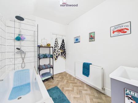 2 bedroom Semi-detached house for sale in Valley View, Wrexham, LL11