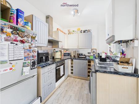 2 bedroom Semi-detached house for sale in Valley View, Wrexham, LL11