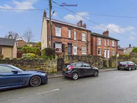 2 bedroom Semi-detached house for sale in Valley View, Wrexham, LL11