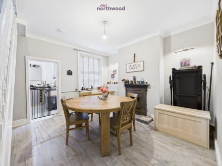 2 bedroom Semi-detached house for sale in Valley View, Wrexham, LL11