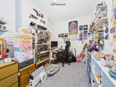 2 bedroom Semi-detached house for sale in Valley View, Wrexham, LL11