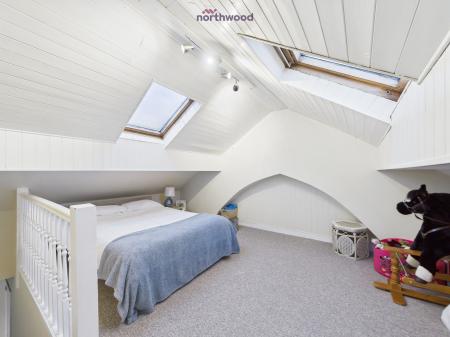 2 bedroom Terraced House for sale in Wrexham Road, Wrexham, LL14