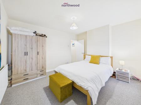 2 bedroom Terraced House for sale in Wrexham Road, Wrexham, LL14