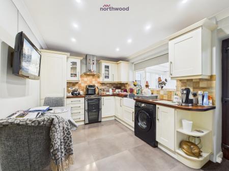 2 bedroom Detached bungalow for sale in Pont Adam Crescent, Wrexham, LL14