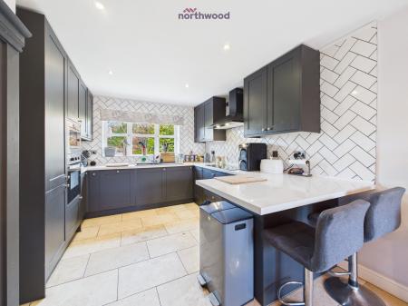 3 bedroom Detached house for sale in Shellbrook Drive, Ruabon, Wrexham, LL14