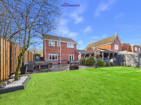 3 bedroom Detached house for sale in Shellbrook Drive, Ruabon, Wrexham, LL14