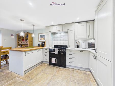 3 bedroom Detached house for sale in Heol Pen Y Felin, Wrexham, LL11