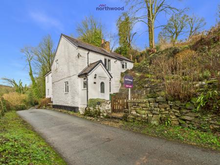 3 bedroom Detached house for sale in Heol Pen Y Felin, Wrexham, LL11