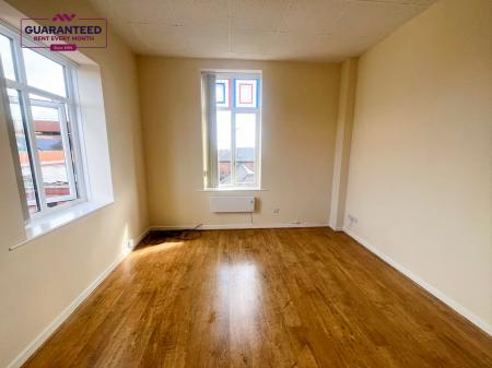 2 bedroom Flat to let in Chester Street, Wrexham, LL13