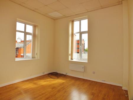 2 bedroom Flat to let in Chester Street, Wrexham, LL13