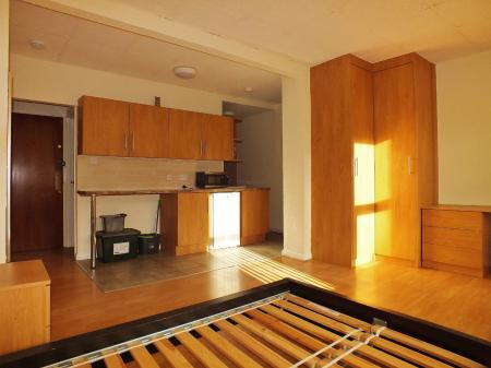 1 bedroom Studio flat to let in Brook Street, Wrexham, LL13