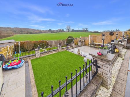 4 bedroom Detached house for sale in Rhuddlan Road, Wrexham, LL14