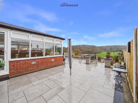 4 bedroom Detached house for sale in Rhuddlan Road, Wrexham, LL14