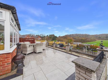 4 bedroom Detached house for sale in Rhuddlan Road, Wrexham, LL14