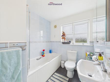 4 bedroom Detached house for sale in Rhuddlan Road, Wrexham, LL14