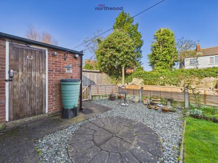 2 bedroom Flat for sale in Smithy Lane, Wrexham, LL12