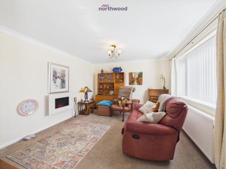 2 bedroom Flat for sale in Smithy Lane, Wrexham, LL12